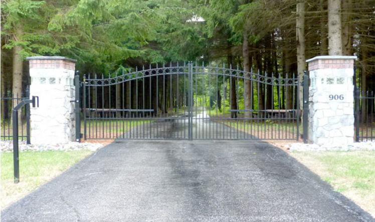 Amazing Gates Concord Style Driveway Swing Gate