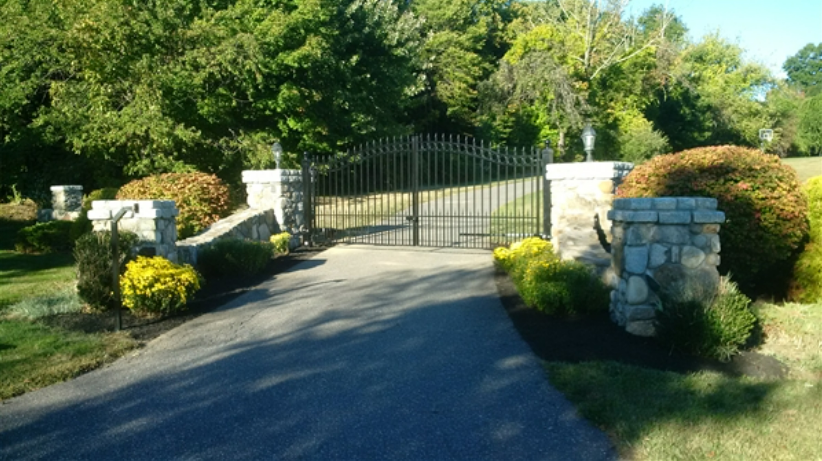 Amazing Gates Concord Style Driveway Swing Gate